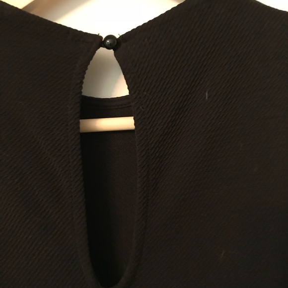 BEAUTIFUL BLACK DRESS - Picture 4 of 7